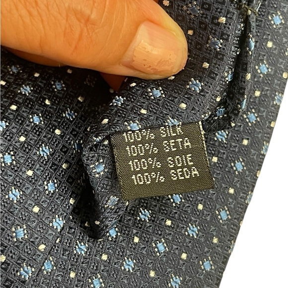 Yves Saint Laurent YSL pour homme 100% silk tie Blue NIB - Picture 6 of 12